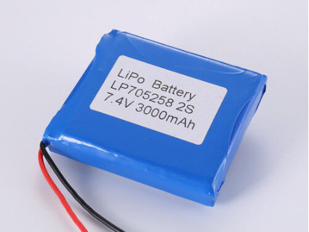Ανθεκτική LP705258 7,4V 3000MAH μπαταρία πολυμερούς λιθίου με τύπο αποθήκευσης επαναφορτιζόμενη και ισχυρή